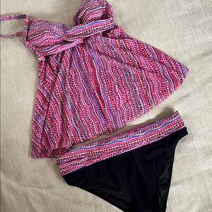 Profile by Gottex Size 10 two piece bathing suit Slimming